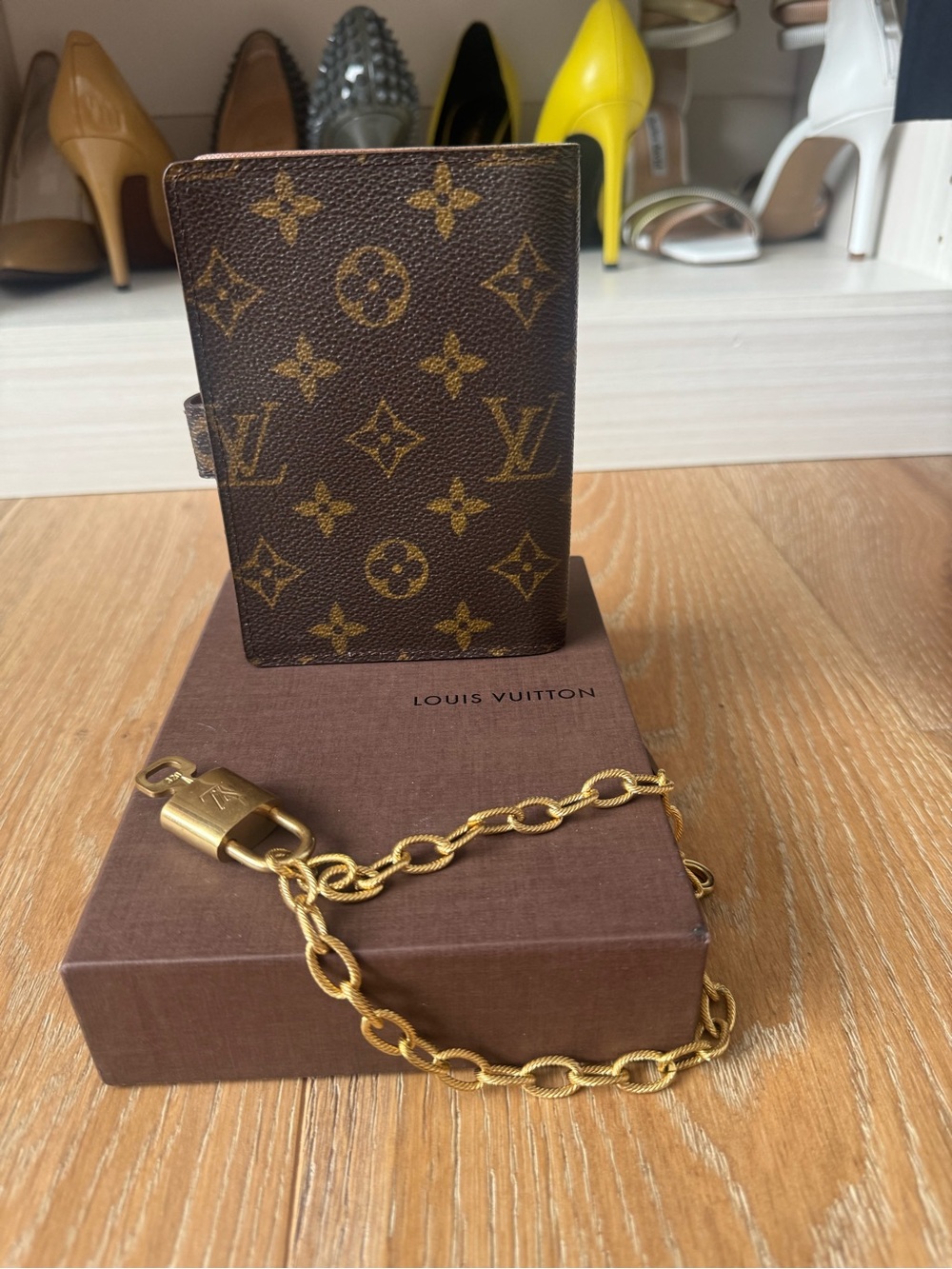 Louis Vuitton Agenda - Picture 2 of 7